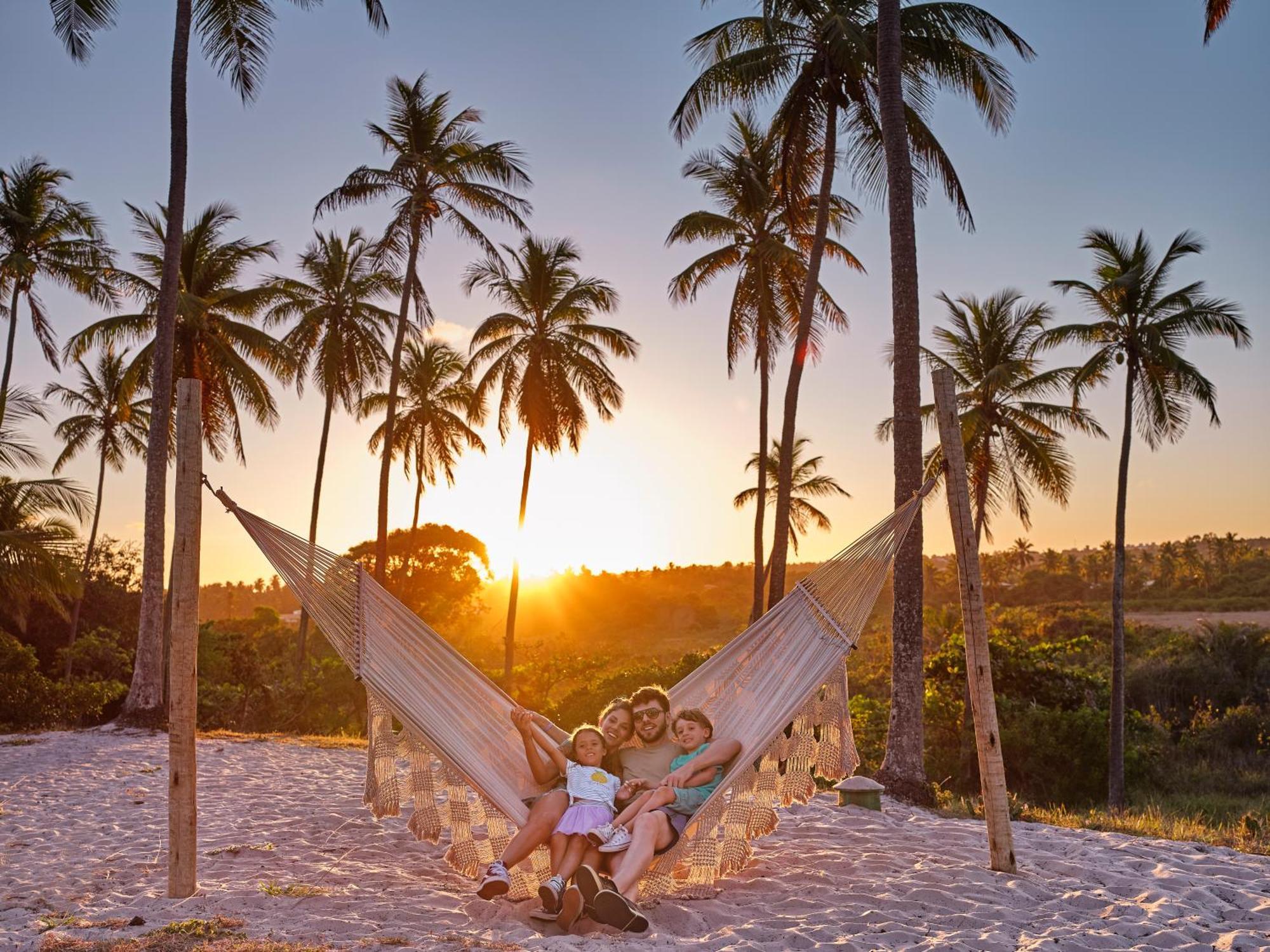 Grand Palladium Imbassai Resort & Spa Ngoại thất bức ảnh Sunset at the beach